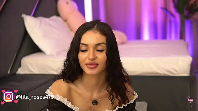 LilaRoses live cam on StripChat
