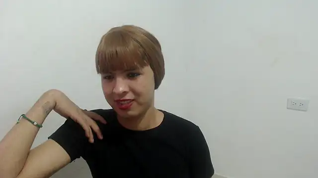 estefania224 webcam