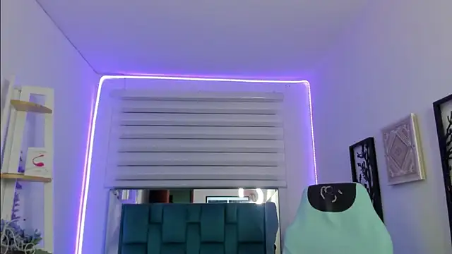 Sara_Red_X webcam