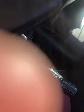 iRealYFuckGood webcam