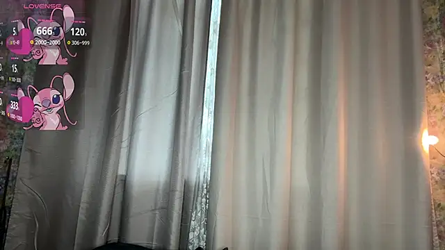 LoraDavi live cam on StripChat