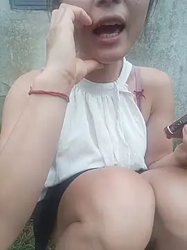 Linda-yiyi live cam