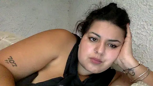 Velvetshadow_48 webcam
