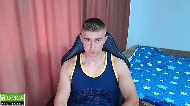 smanking22 live cam on StripChat