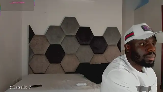Latrellx7 live cam