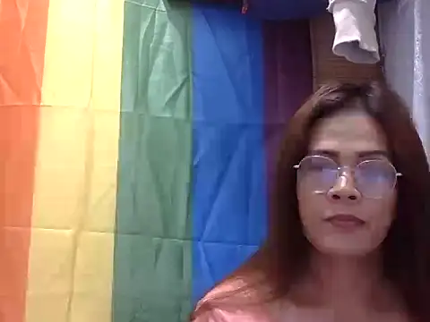 juicycum069 live cam on StripChat