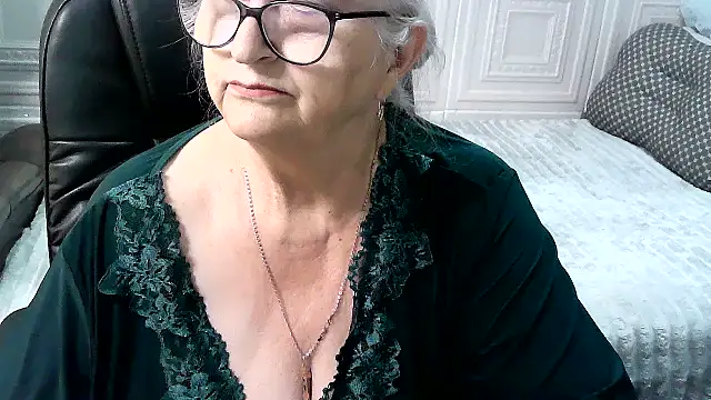 LolkaAlyss live cam on StripChat
