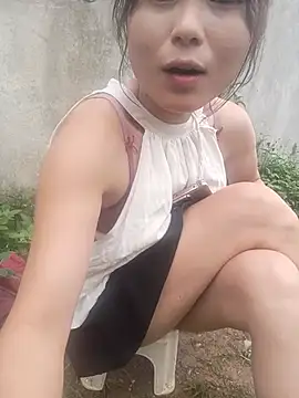 Linda-yiyi live cam