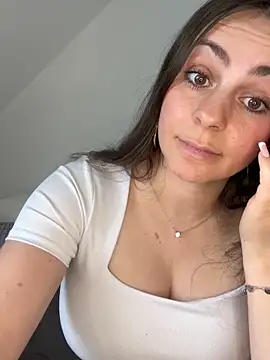Loella-Rose webcam