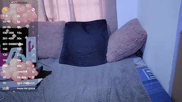 lessliee22_ live cam on StripChat