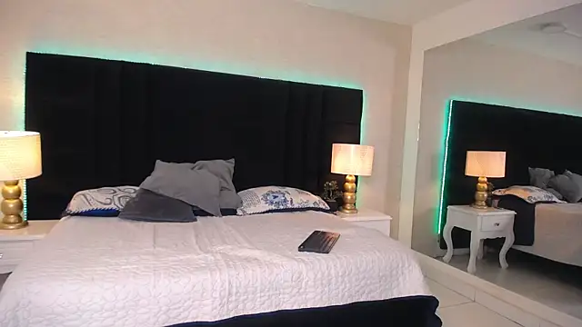 SkylerBigxxx webcam