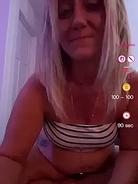 FoxyMillie webcam