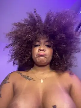 riri_brunnete webcam