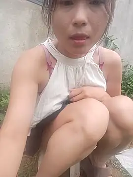 Linda-yiyi live cam