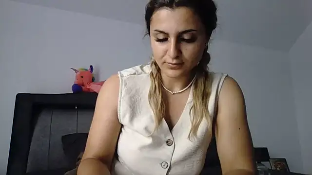 NicolePlay webcam