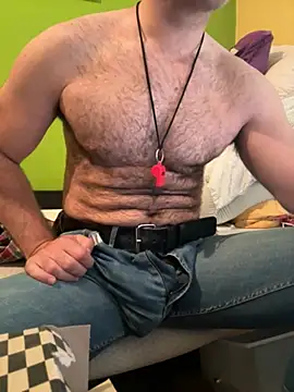 coach_85 (Ask my age) - CUM NOW