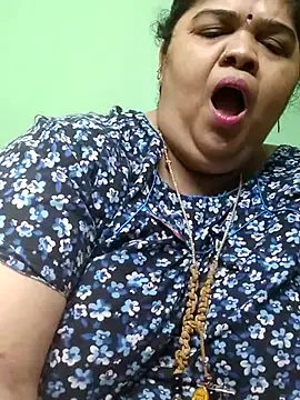 tamilthanushri webcam