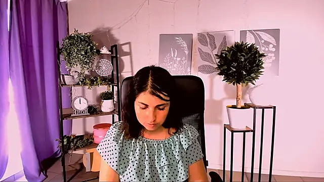 MartaEdams webcam