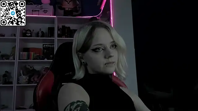 Holy_Mistress_S webcam