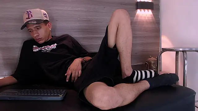 anxiuos_miller webcam
