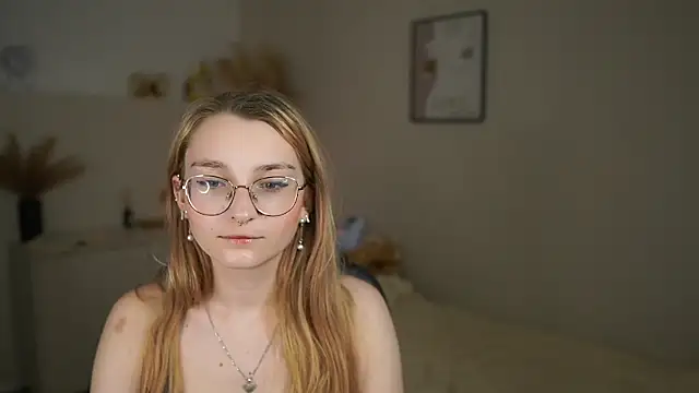 Sophielux18 webcam