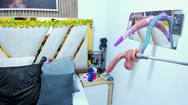 Luna_Naughty1