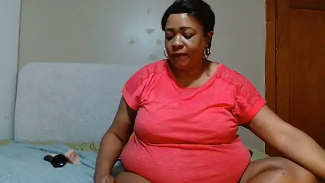 BUSTYQUEEN56_ webcam