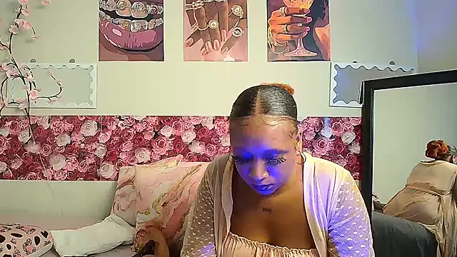 EnchantingLisa webcam