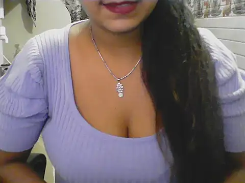 LovingPihu webcam