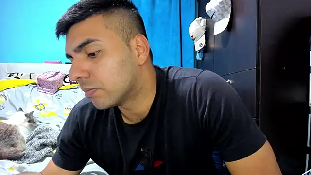 LazyandSniffer28 webcam