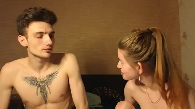 EmiliaCouple webcam