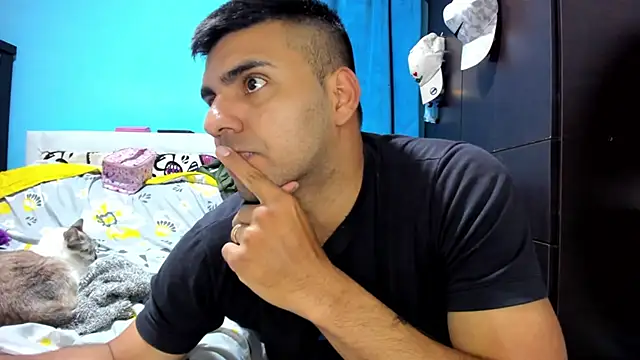 LazyandSniffer28 webcam