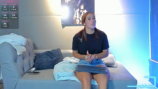 Channel_Cloee212 webcam