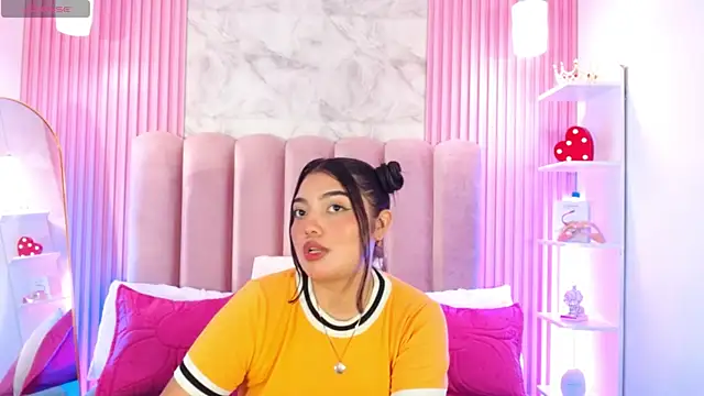 ArianaRougee webcam