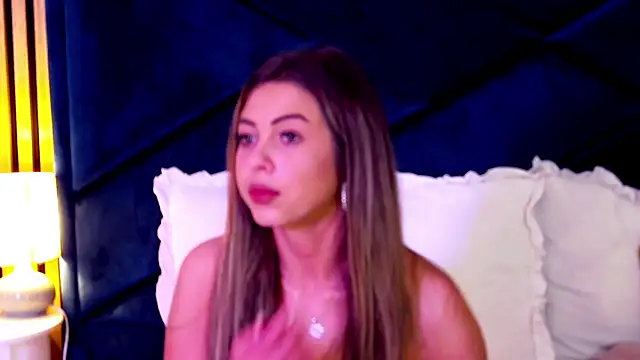 AylinRosee webcam