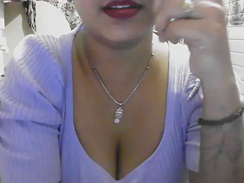 LovingPihu webcam