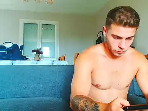 Elkafit28 live sex cam