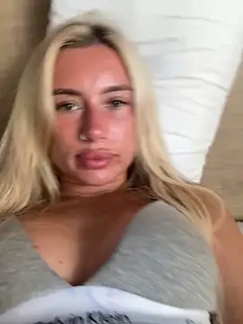 SexySaraxxoo live sex cam