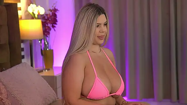 SophieBoobsX live sex cam