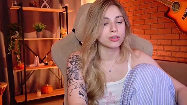 EllieCutes webcam