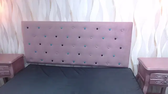 VickyAndrews webcam
