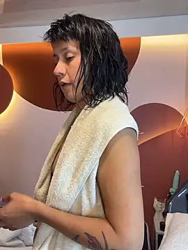 Valkiriia_wiine webcam