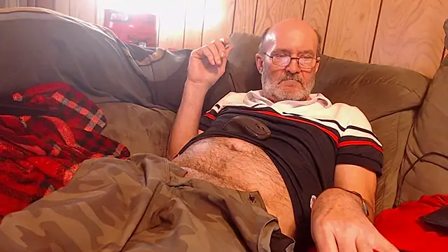 snickers1 live cam on StripChat