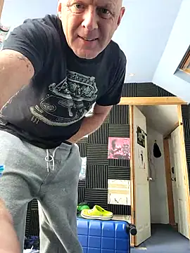 Daddysweetcock live sex cam
