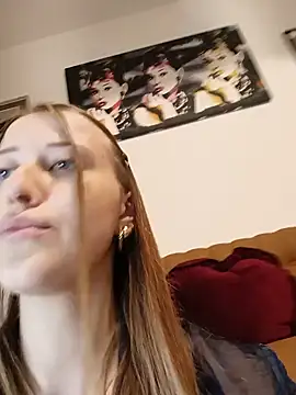 Susiee_Redd webcam