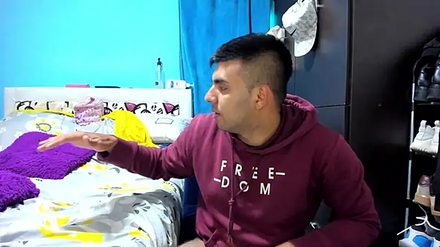 LazyandSniffer28 webcam
