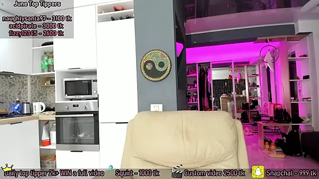 AmySuperHeroes webcam