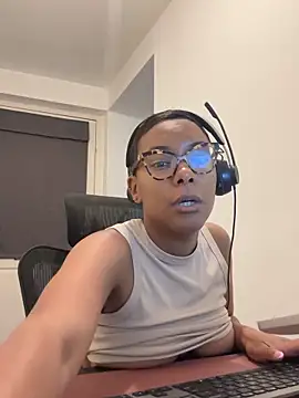 Melia_Rayne