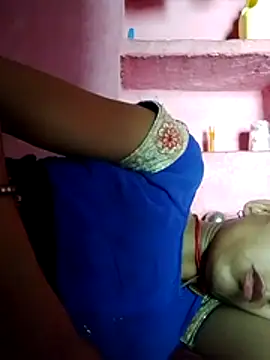 Juli_rathore live cam on StripChat
