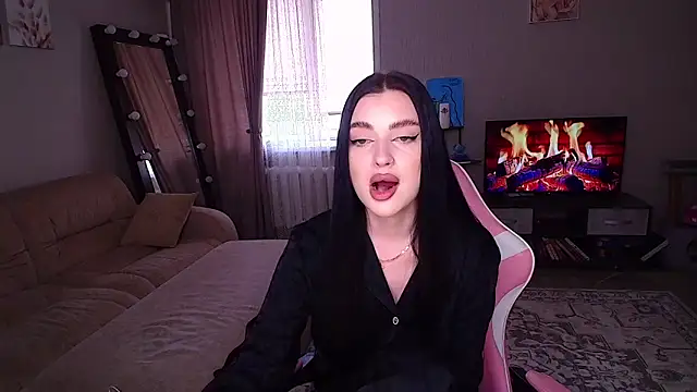 yoursLina webcam